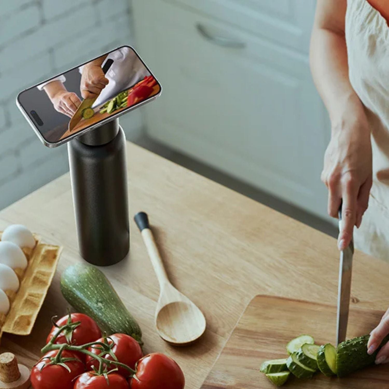 Magnetic Water Bottle & Phone Holder